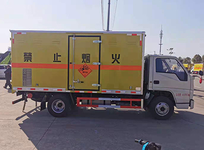 辽源爆破器材运输车工人安全操作规范与智能技术保障